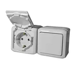 Legrand 782348 Розетка 2К+З с крыш. + Выключатель 1-клав. IP44 Quteo, серый Legrand 782348 Розетка 2К+З с крыш. + Выключатель 1-клав. IP44 Quteo, серый
